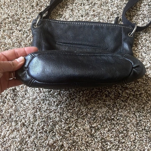 The Sak Pebbled Leather Crossbody Bag black - Picture 4 of 13
